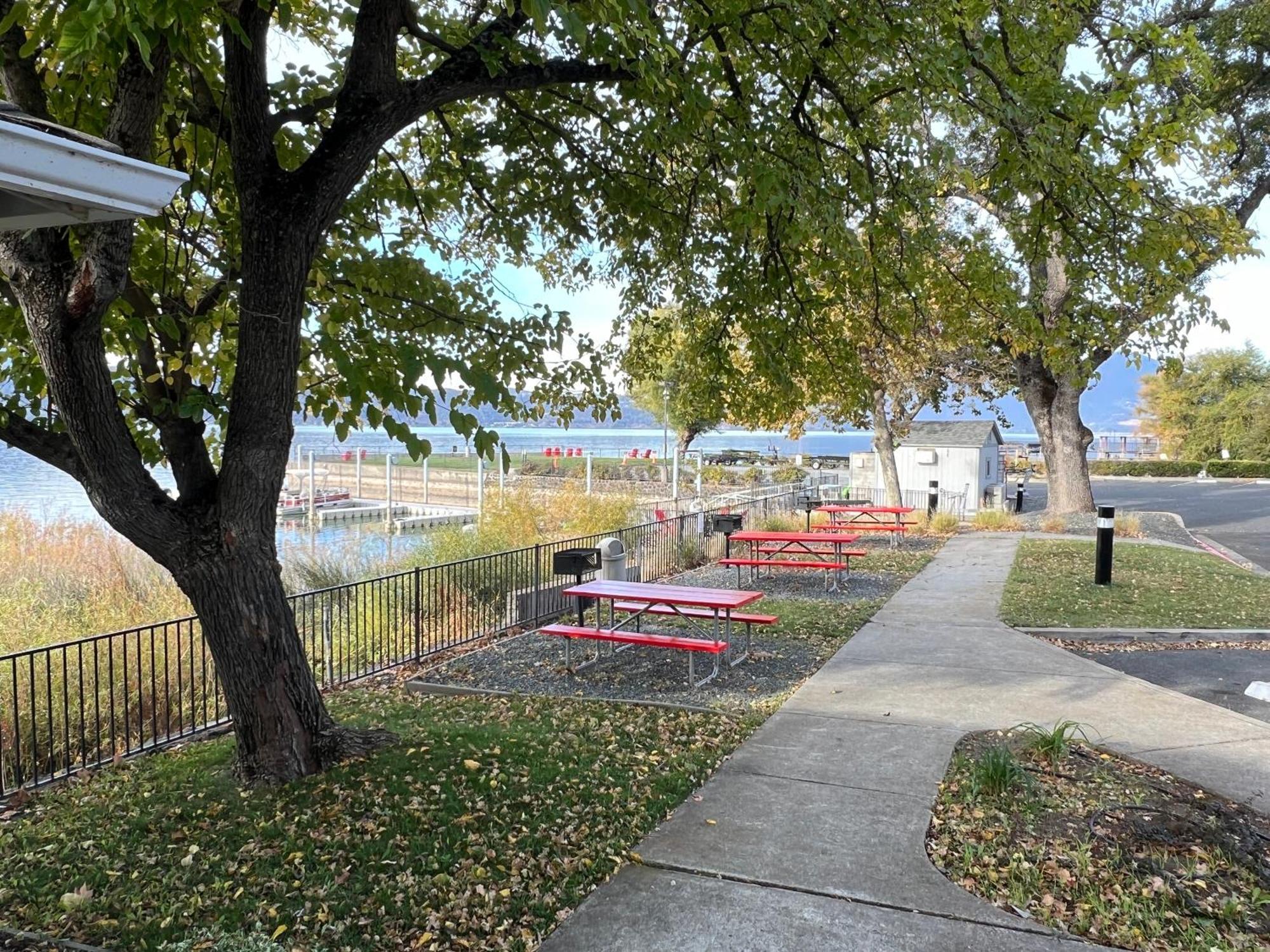 Clear Lake Cottages & Marina Clearlake Exterior photo